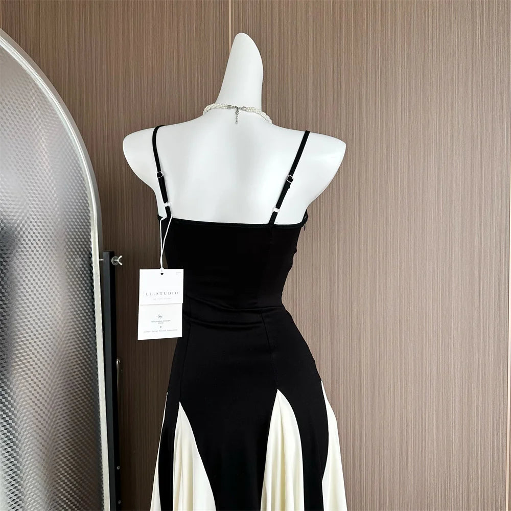 2025 Women Fashion Pleated Ruffle Hem Lace Dresses Sexy Bustier Backless Halter A-Line Dresses Sexy Lady Maxi Beach Party Gowns