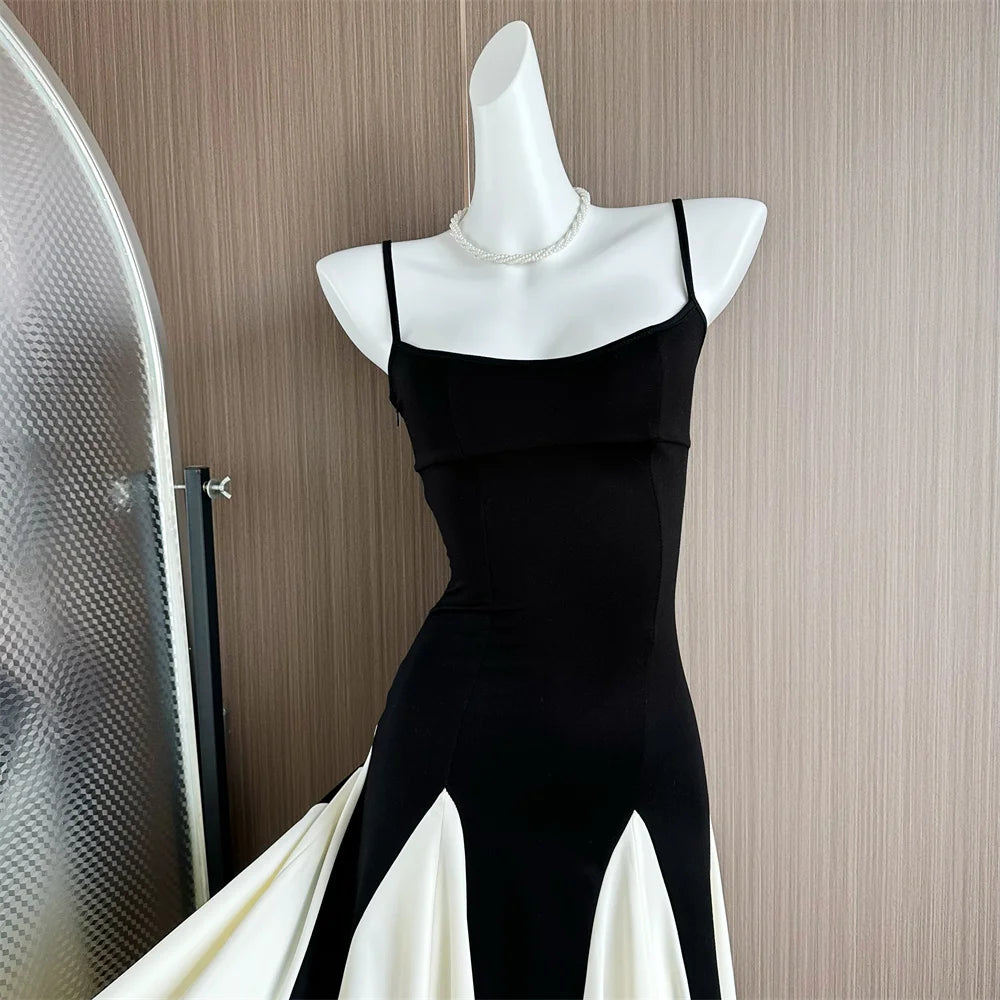 2025 Women Fashion Pleated Ruffle Hem Lace Dresses Sexy Bustier Backless Halter A-Line Dresses Sexy Lady Maxi Beach Party Gowns