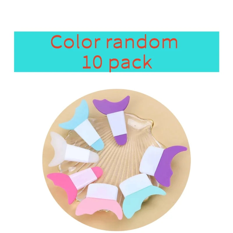 Multifunctional Crescent-Shaped Silicone Eye Makeup Baffle