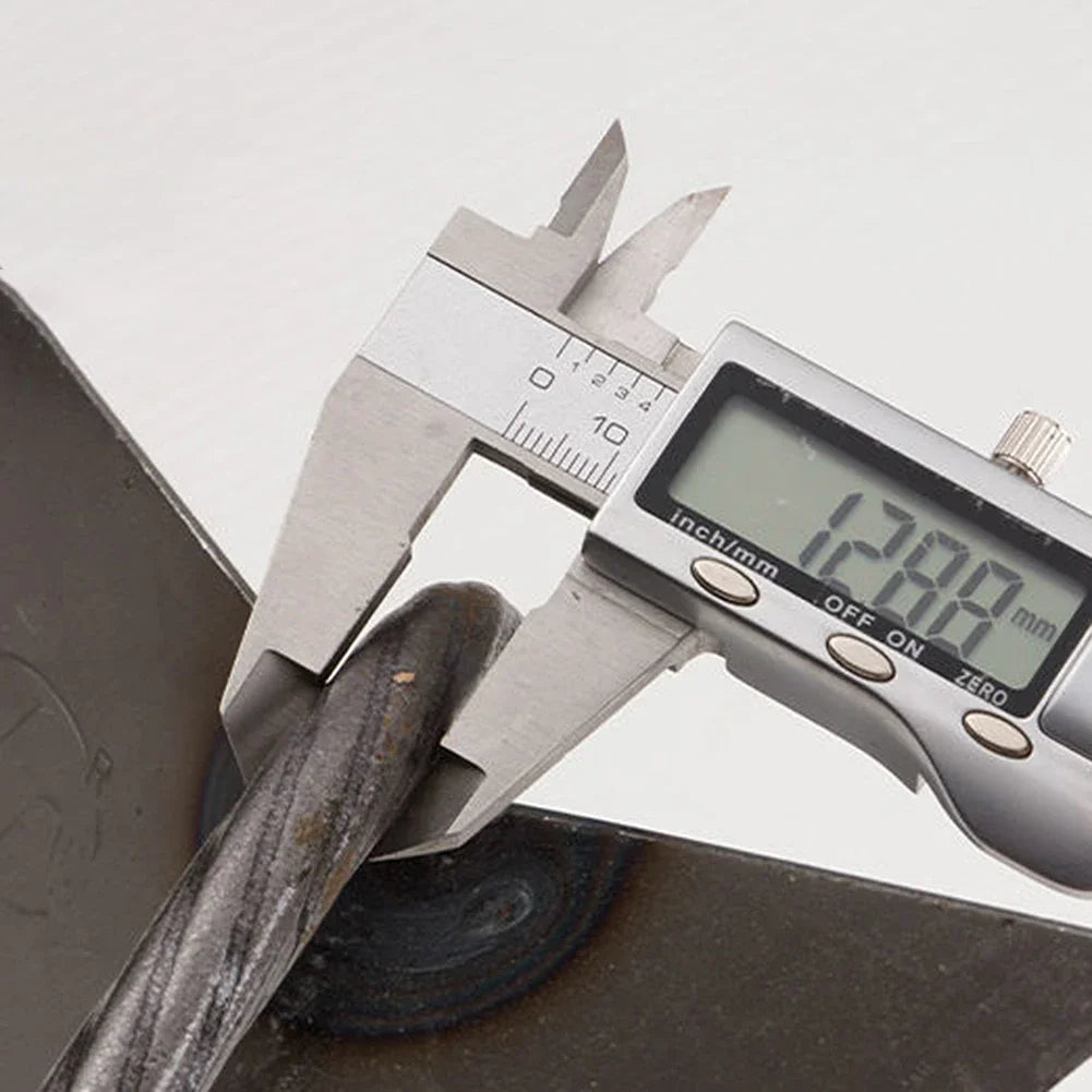 Triangle Tip Hand Hoe